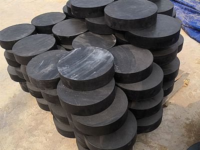 南川区板式橡胶支座由若干层橡胶片与薄钢板经加压硫化